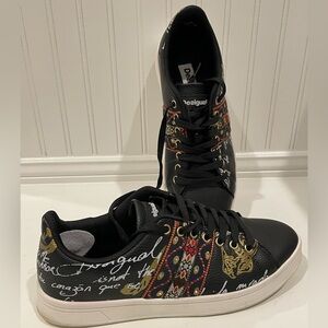 Desigual black low top women’s shoes